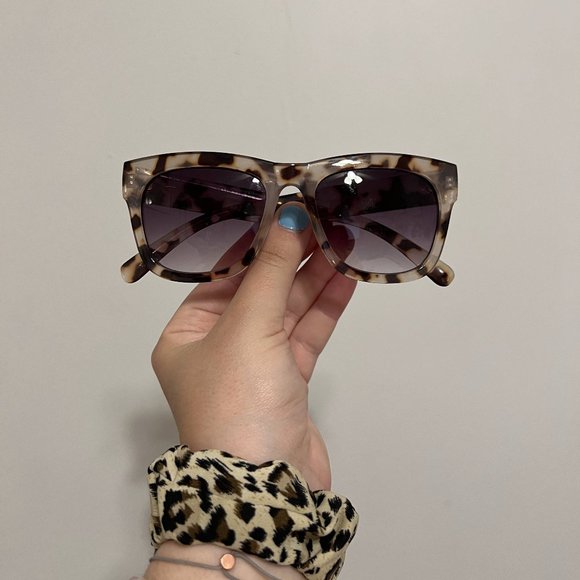 Cheetah Print Sunglasses - Picture 2 of 4